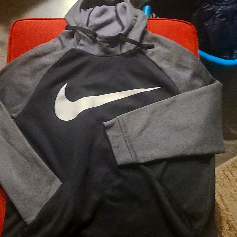 Nike large sweater comfortable